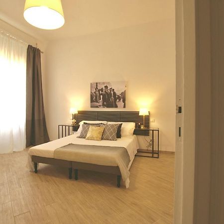 Ostia Holiday Domus In Laterano Rome Luaran gambar