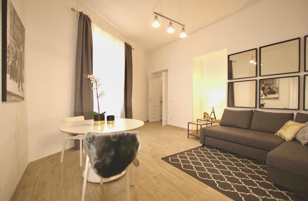 Ostia Holiday Domus In Laterano Rome Luaran gambar