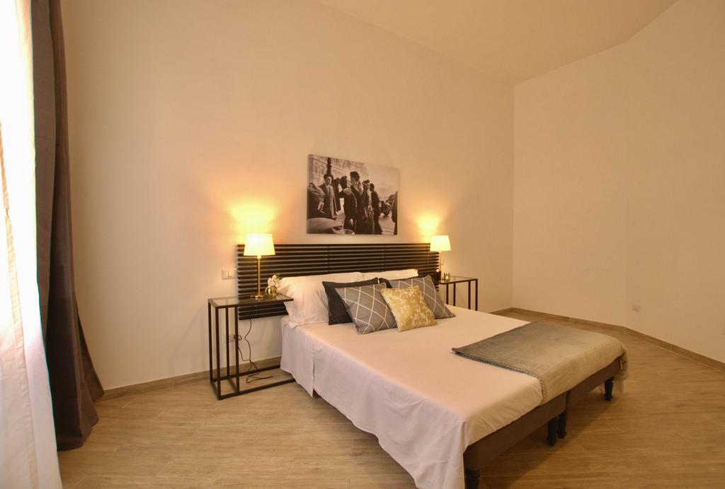 Ostia Holiday Domus In Laterano Rome Luaran gambar