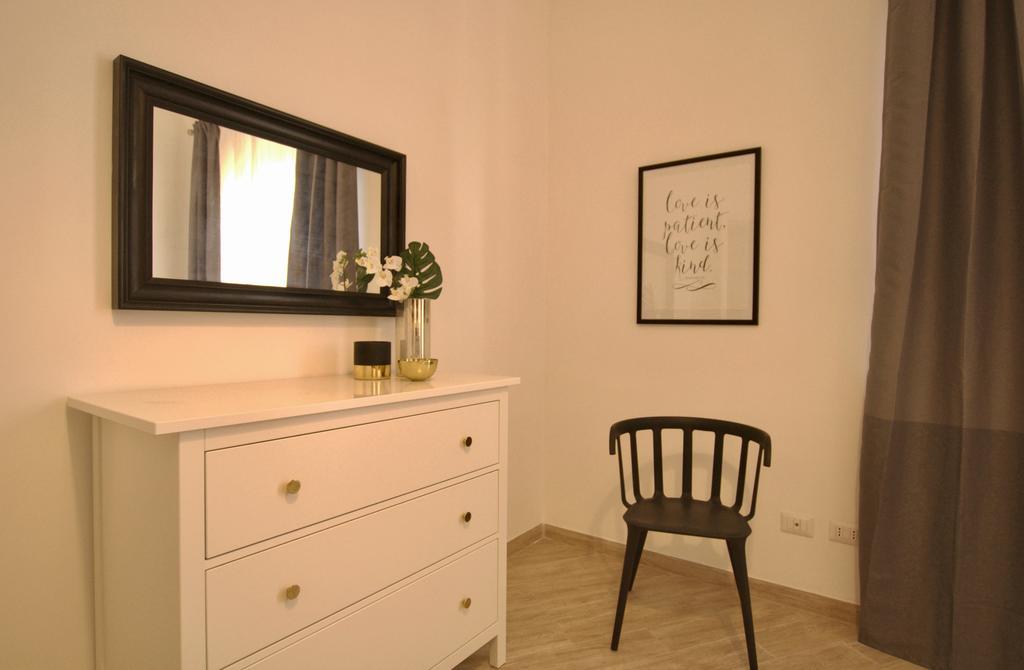 Ostia Holiday Domus In Laterano Rome Luaran gambar